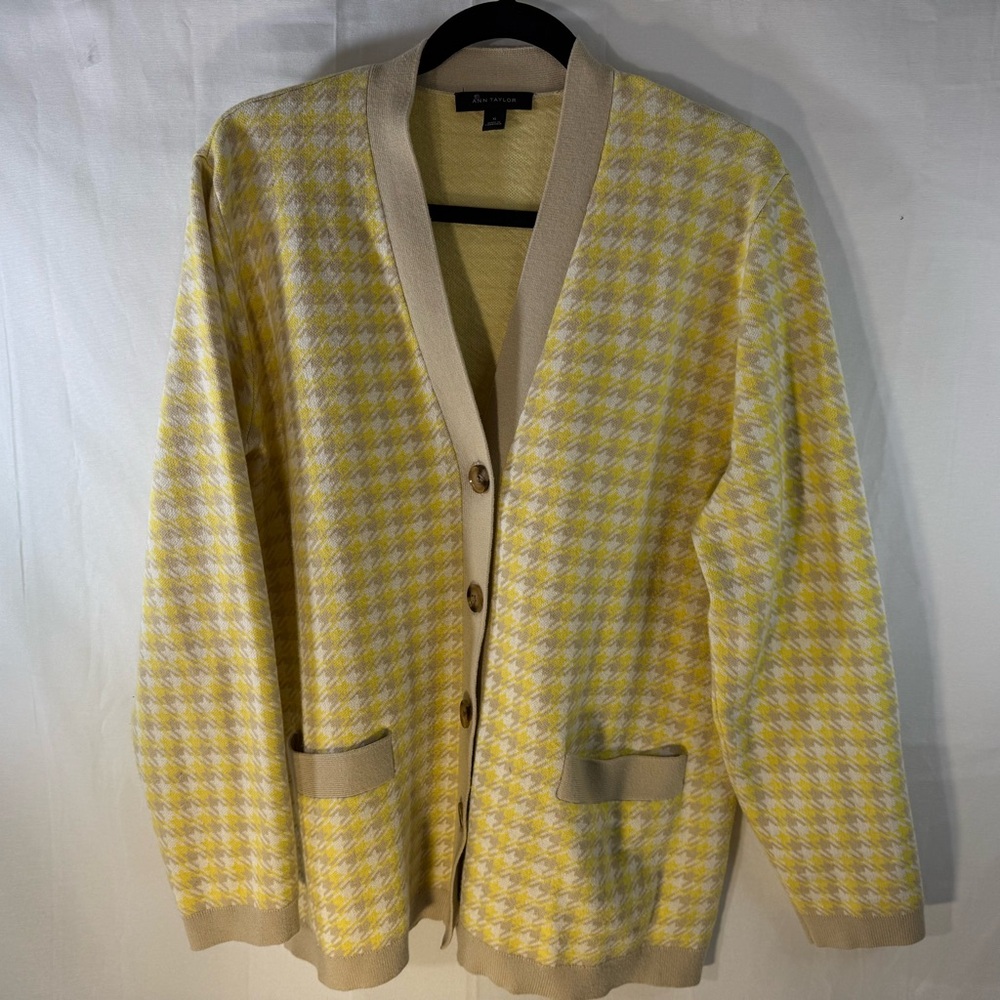 SOLD‎ Ann Taylor XL Cardigan NWOT Yellow and Beige Houndstooth Co